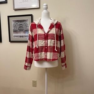 NWT American Eagle Crop Flannel Hooded Shirt, red/cream, small